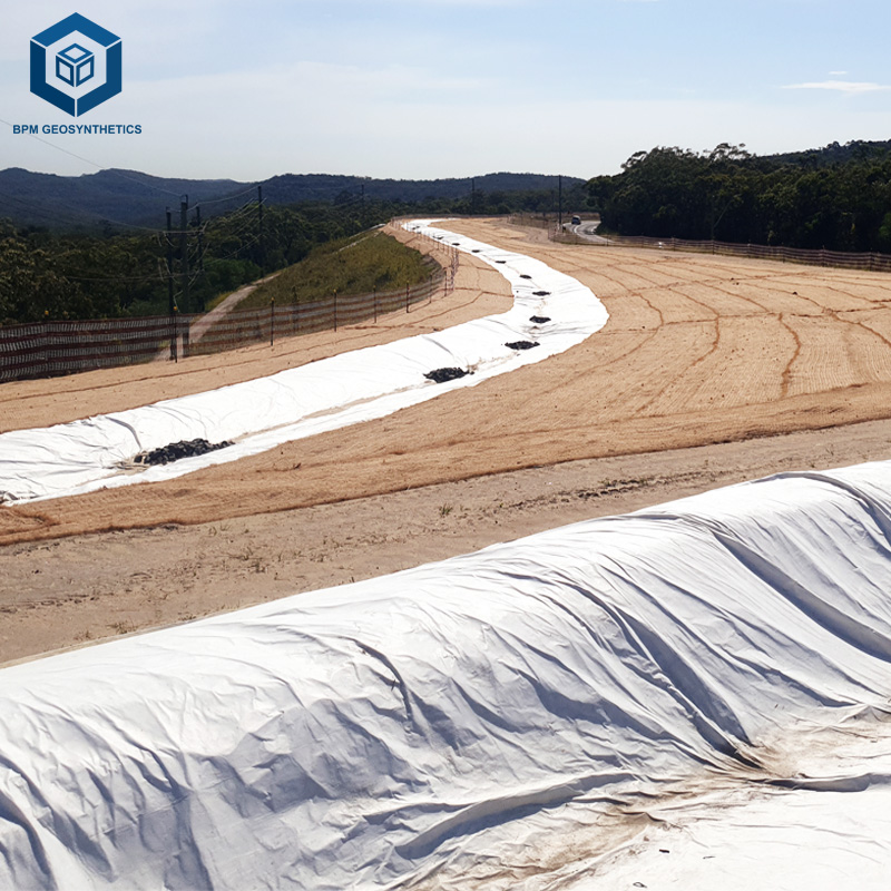 Геоволокнистая ткань для армирования дорог и железных дорог