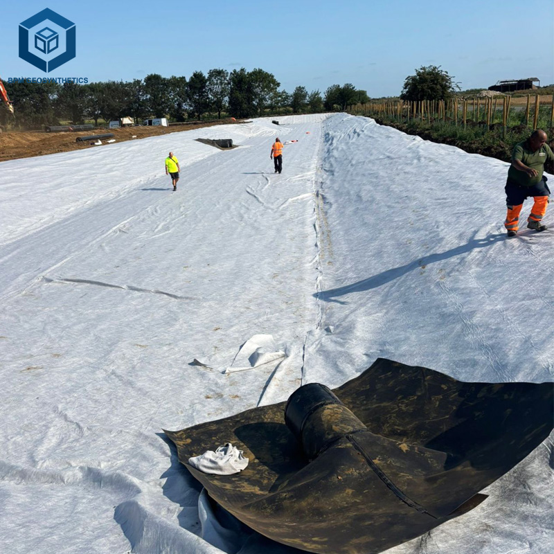 Geotekstil Stabilisasi Tanah Dasar untuk Penguatan Dasar Jalan