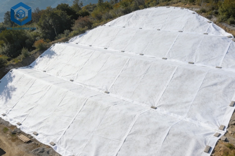 Standard für den Rußgehalt in HDPE-Linern.jpg