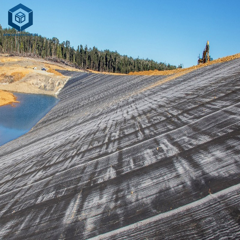 Géomembrane en polyéthylène haute densité pour le stockage d'eau