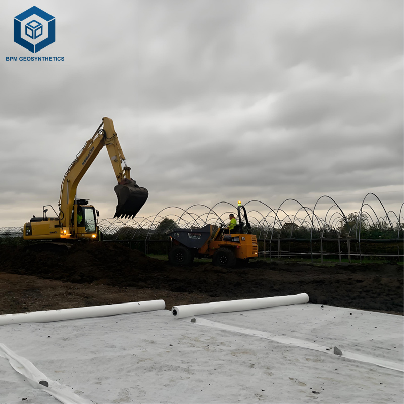 ผ้าใยสังเคราะห์ 4 ออนซ์