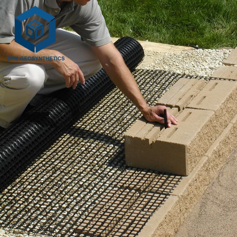 Grid voor keerwand bodemversterking