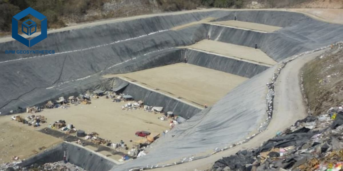 Geomembrana de LDPE para Aplicações de Contenção em Aterros Sanitários