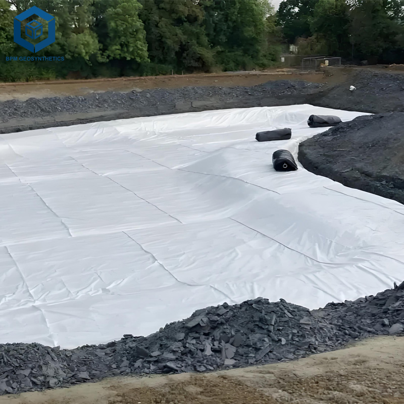 ผ้าใยสังเคราะห์ 4 ออนซ์