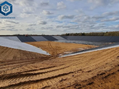 why hdpe geomembrane cracks after long exposure