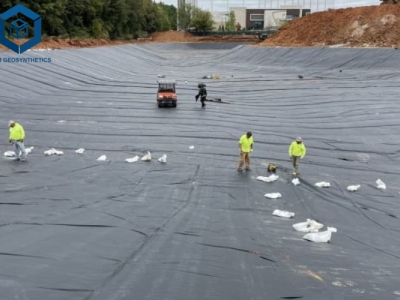 Spécifications de la géomembrane en PEHD pour les aires de lixiviation en tas dans les mines
