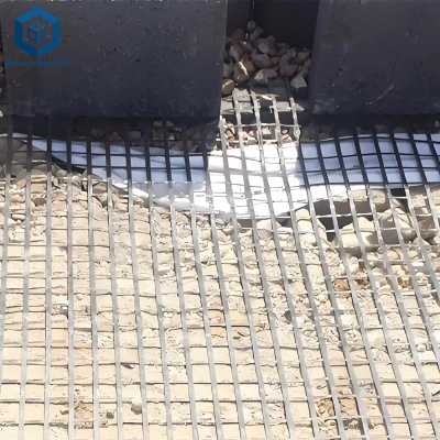 Geogrid Mesh Retaining Wall for Slope Stabilization