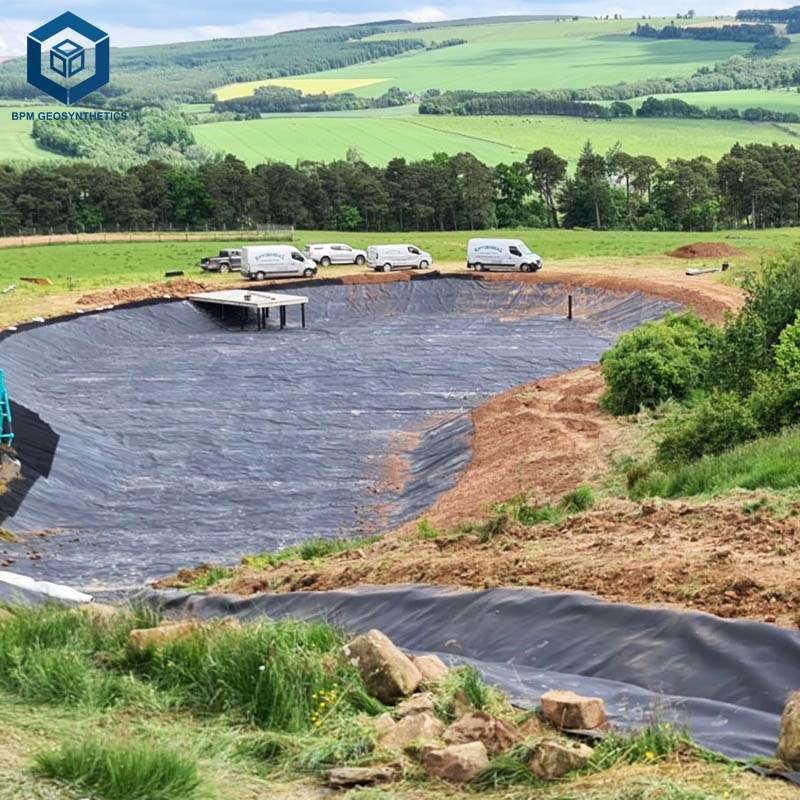 저수지 및 제방 보호를 위한 흙댐 라이너