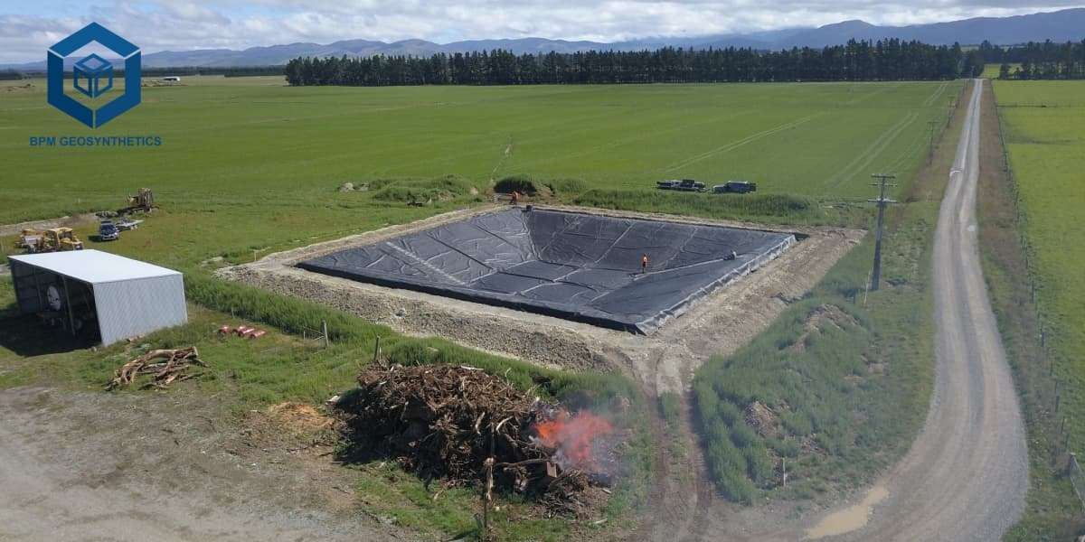 Geomembrana resistente in LDPE per il rivestimento delle discariche.