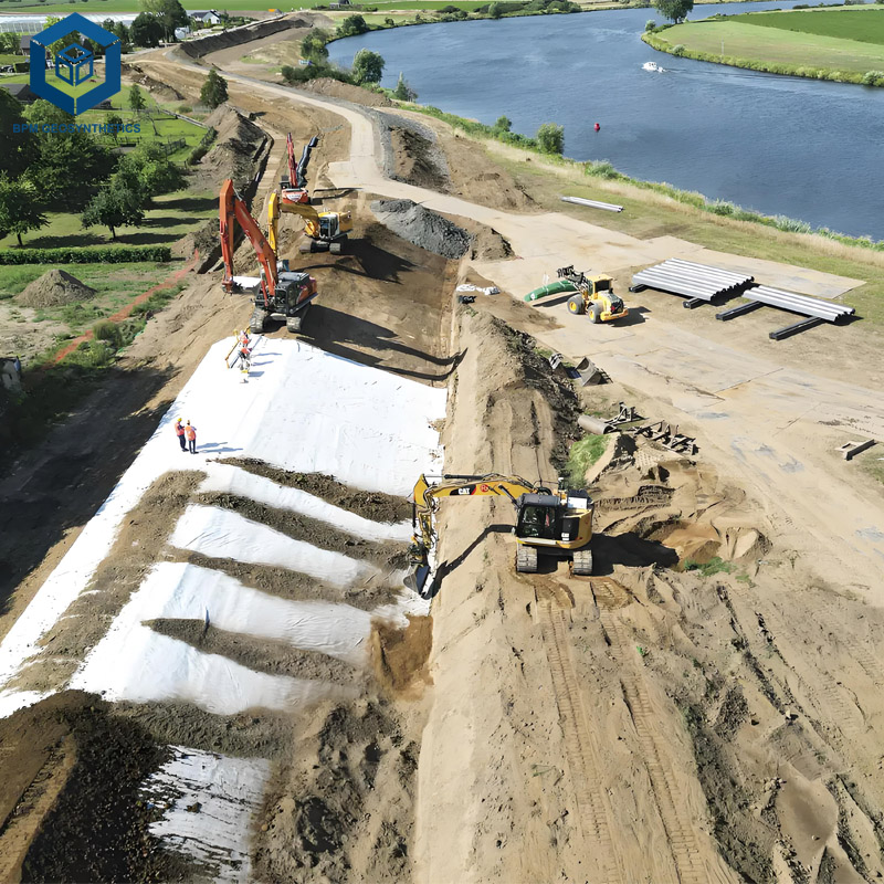 Biaya Pelapis Bentonit