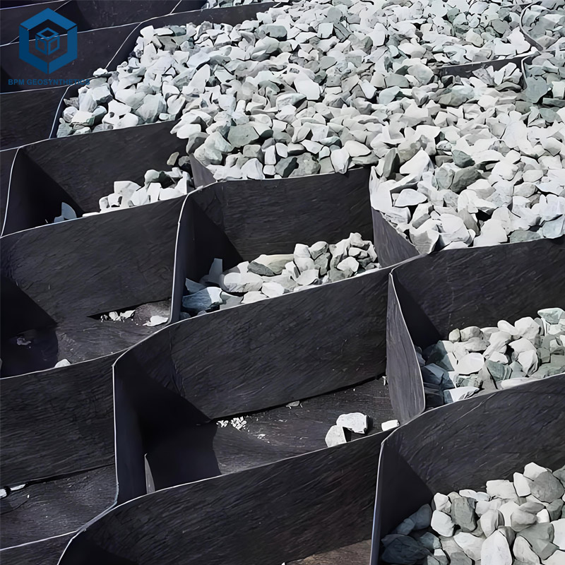 Geocell untuk Pengendalian Erosi pada Lapisan Saluran