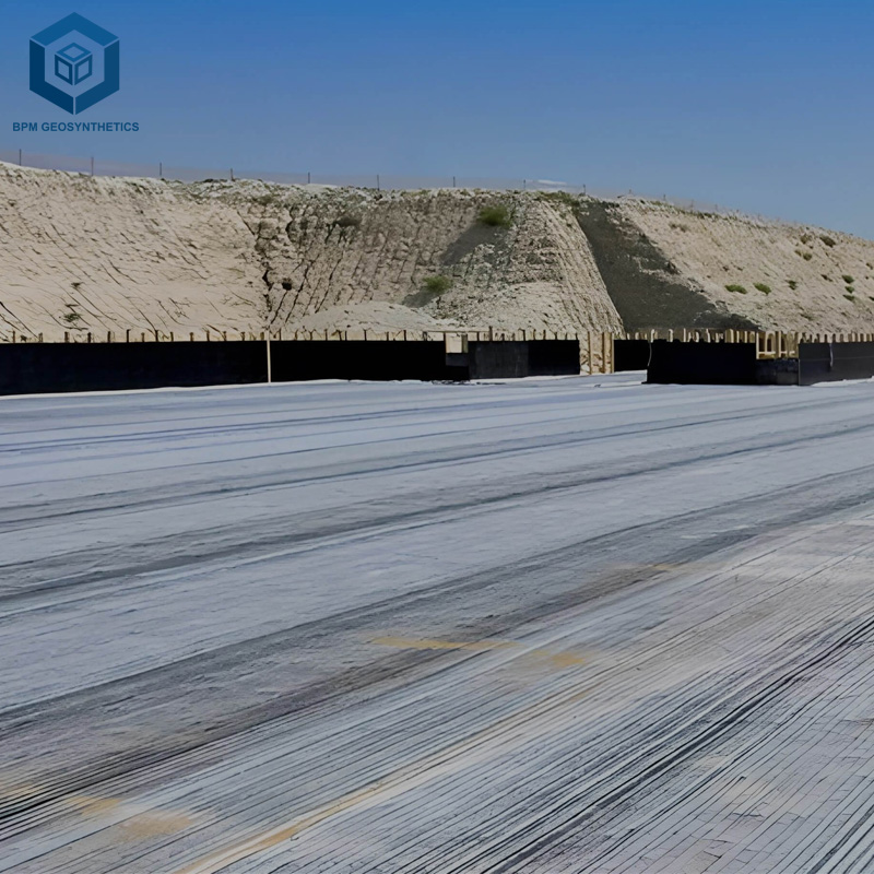 Revestimiento de arcilla sintética geo